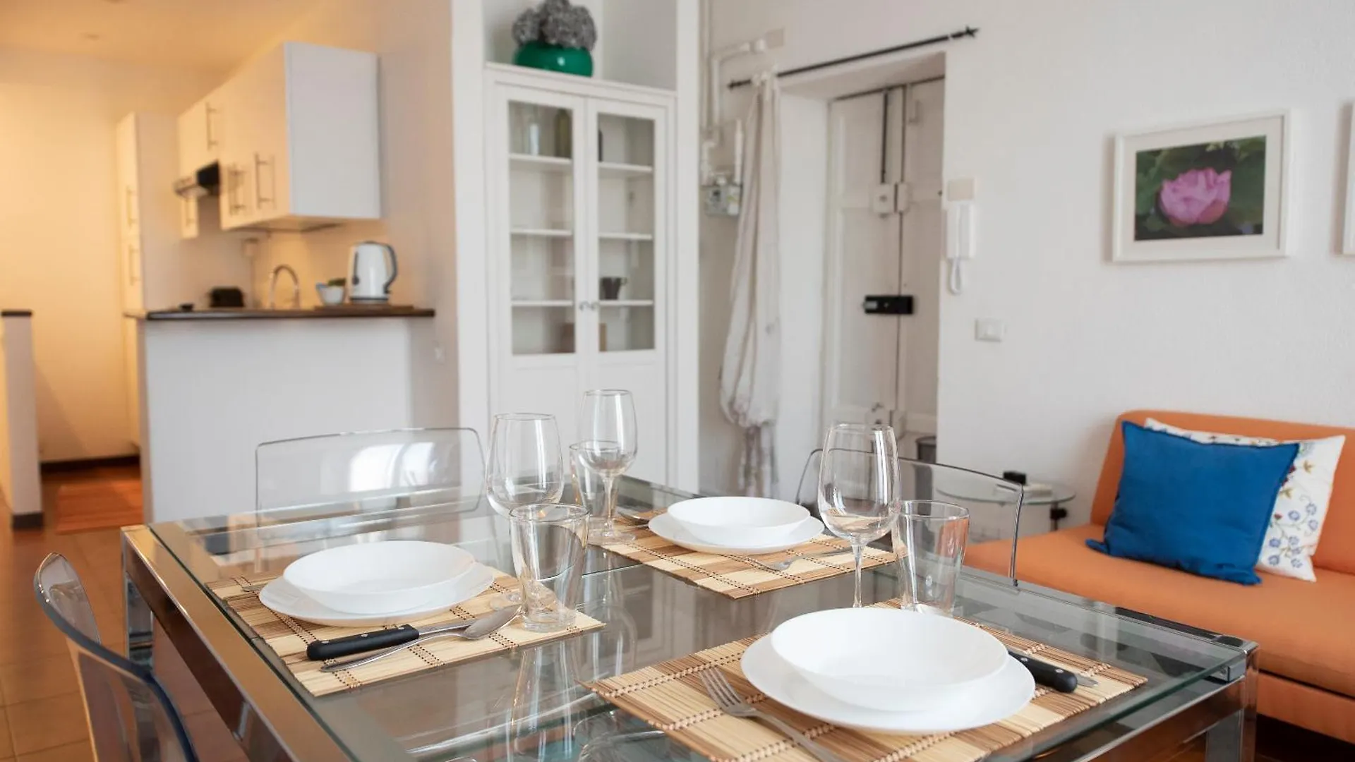 Bright Two-Room Apartment Corso Genova Area Μιλάνο
