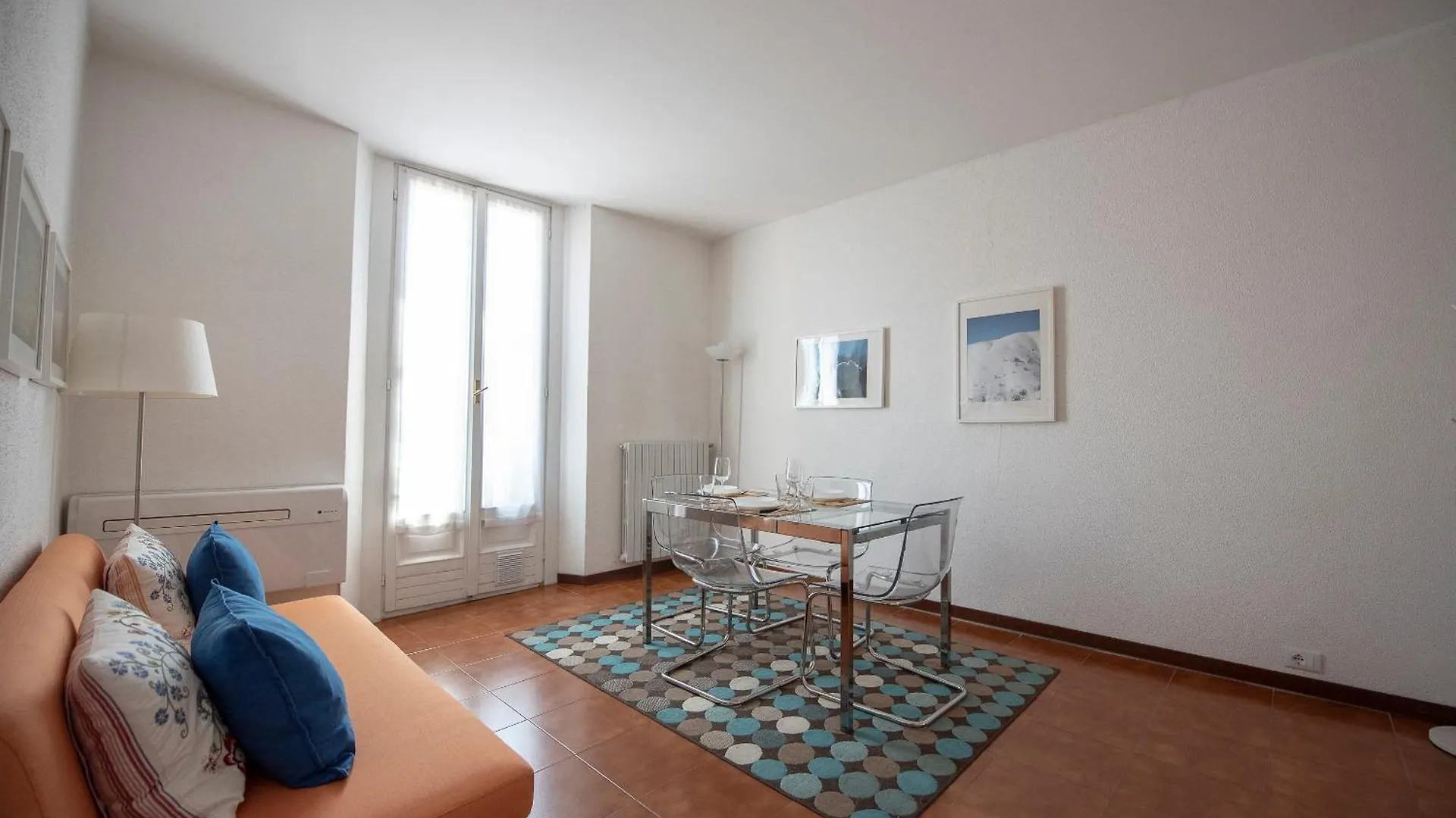 Bright Two-Room Apartment Corso Genova Area Milán Italia