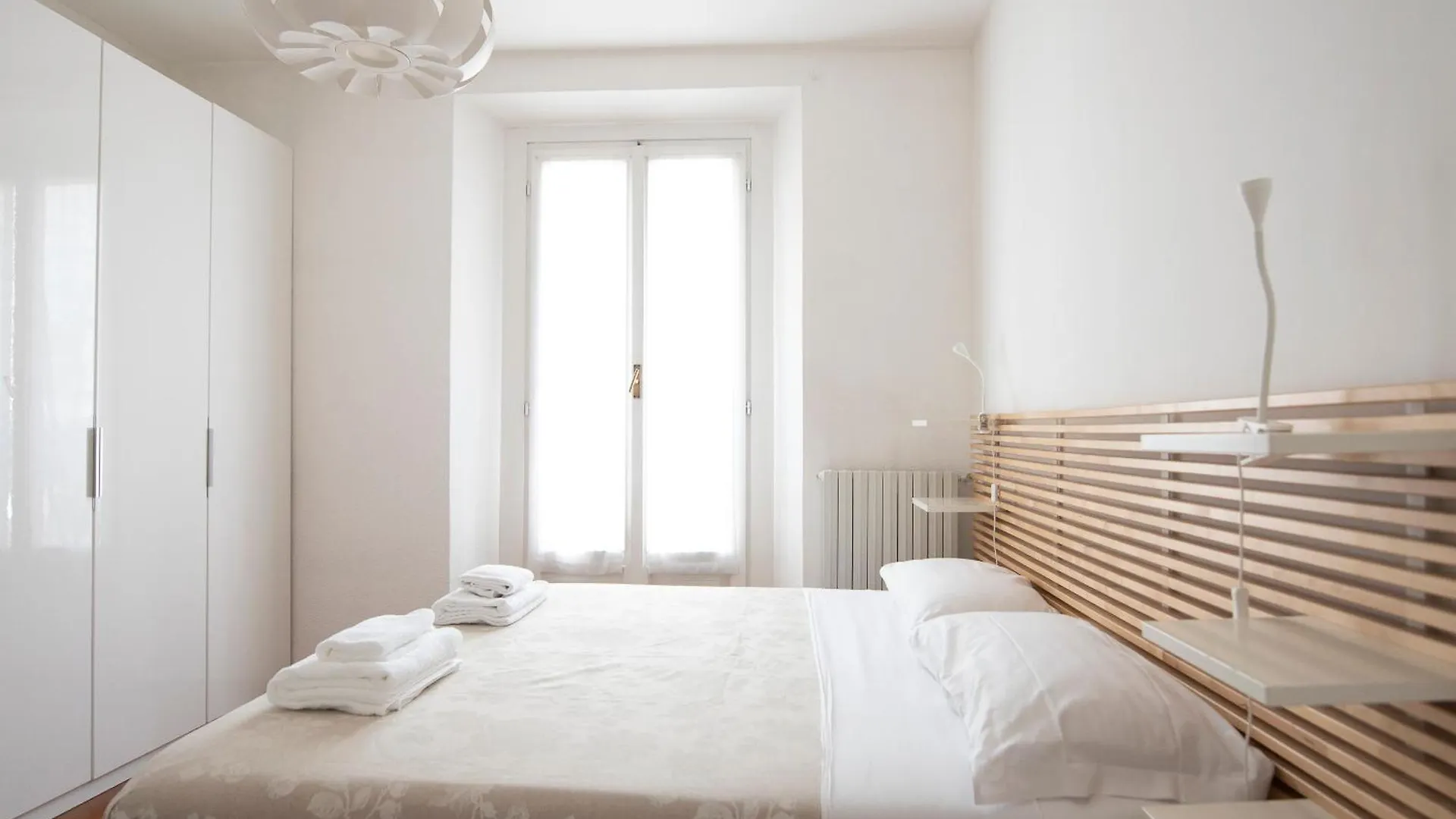 Bright Two-Room Apartment Corso Genova Area Milán